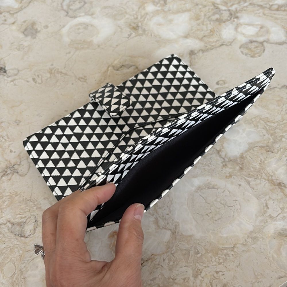 Love & Lore Large Travel Wallet Black & White Op Art Vegan Leather - Picture 4 of 9